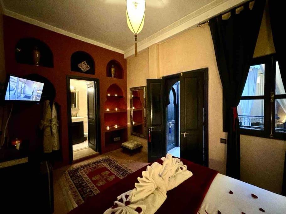 Riad Art De Vivre Avec Jacuzzi Marrakesh Exterior photo