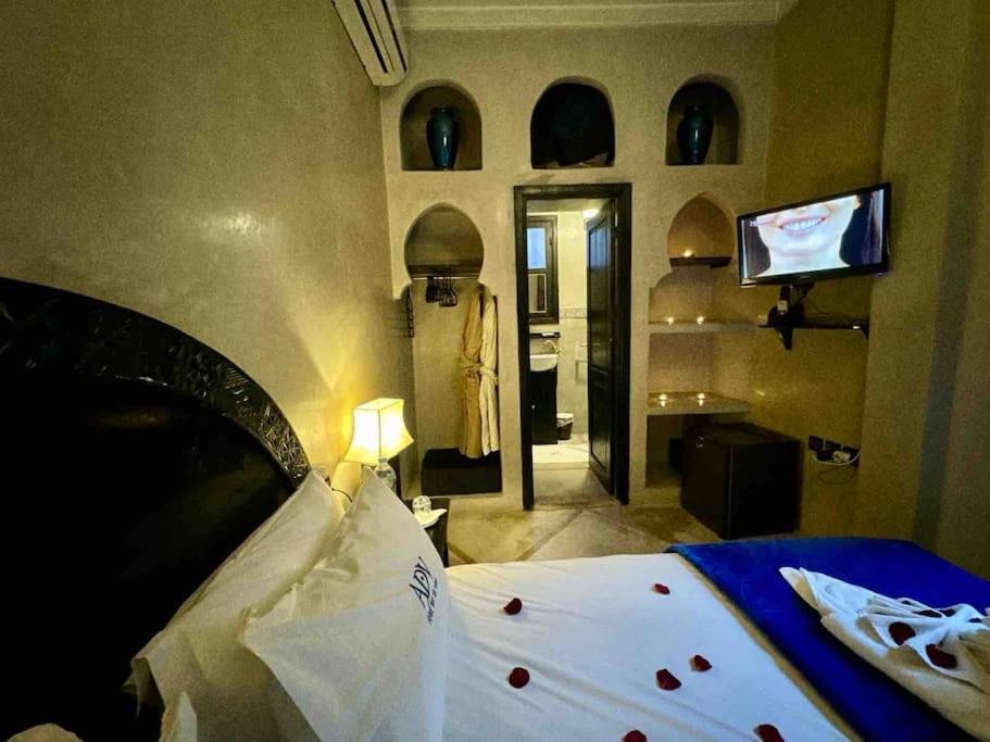 Riad Art De Vivre Avec Jacuzzi Marrakesh Exterior photo