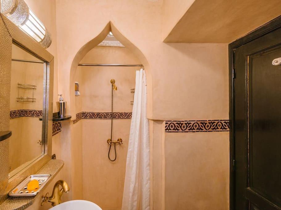 Riad Art De Vivre Avec Jacuzzi Marrakesh Exterior photo